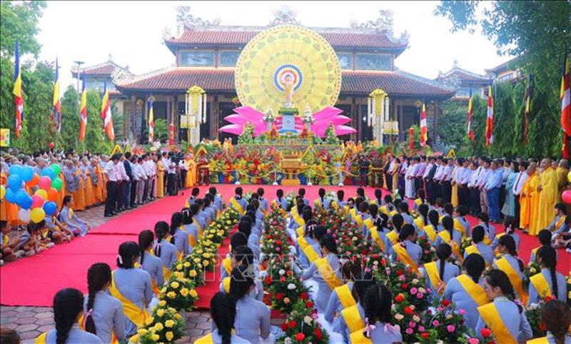 Quảng cảnh đại lễ Phật đản Phật lịch 2566 tại Tổ đình Từ Đàm, thành phố Huế. Ảnh tư liệu: Tường Vi/TTXVN.