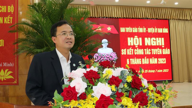 Đồng chí Nguyễn Văn Lộc - Bí thư Huyện ủy, Chủ tịch HĐND huyện Đam Rông phát biểu chào mừng.