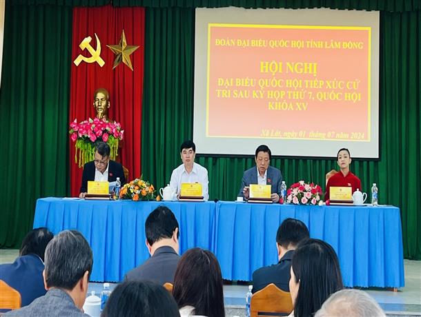 Trưởng Ban Nội chính Trung ương Phan Đình Trạc tiếp xúc cử tri huyện Lạc Dương