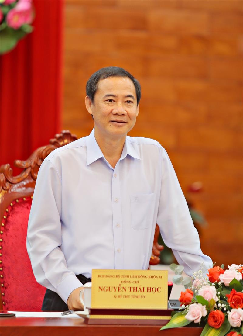 Đồng chí Nguyễn Thái Học - Quyền Bí thư Tỉnh ủy phát biểu chúc mừng các nhà báo nhân ngày 21/6.