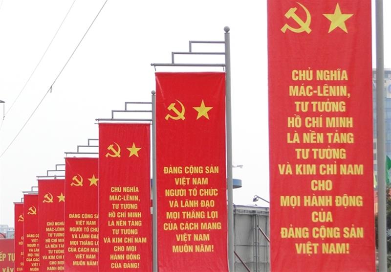Việt Nam tiến hành công cuộc đổi mới, hội nhập và phát triển đất nước trên nền tảng chủ nghĩa Mác-Lênin, tư tưởng Hồ Chí Minh