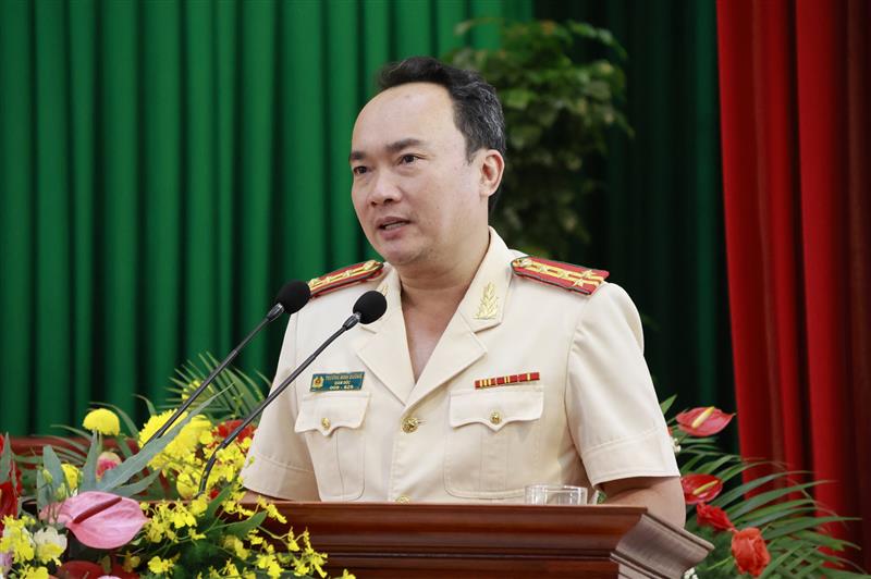 Đại tá Trương Minh Đương - Ủy viên Ban Thường vụ Tỉnh ủy, Giám đốc Công an tỉnh ôn lại truyền thống.
