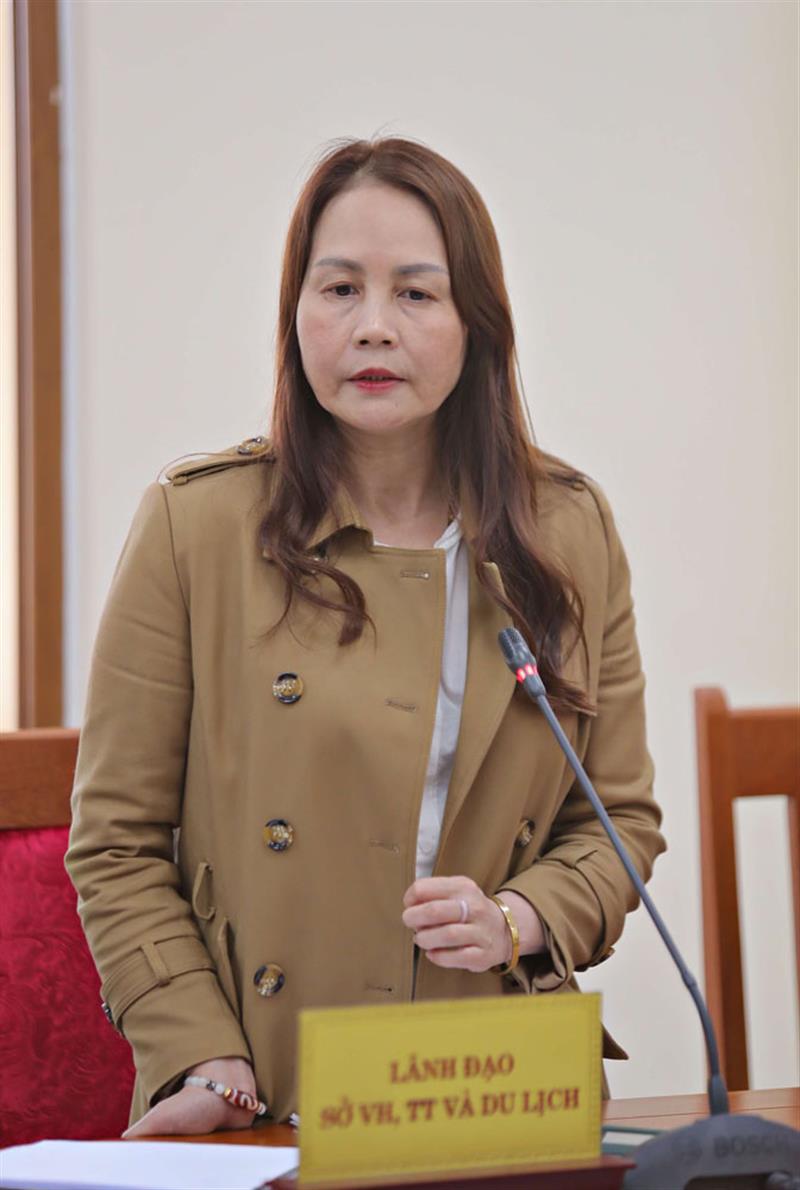 Bà Nguyễn Thị Bích Ngọc – Phó Giám đốc Sở Văn hoá Thể thao và Du lịch tỉnh trả lời các nội dung các nhà báo quan tâm.