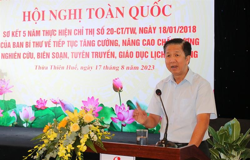 Đồng chí Phạm Đức Hải, Phó trưởng ban Tuyên giáo Thành ủy TP. Hồ Chí Minh phát biểu tham luận.