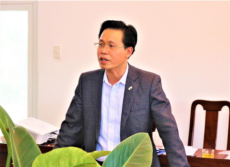 Đồng chí Trần Trung Hiếu, Phó trưởng ban Thường trực Ban Tuyên giáo Tỉnh ủy phát biểu tại hội nghị