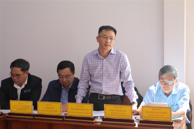 Chủ tịch UBND thành phố Đà Lạt giải đáp nội dung kiến nghị, phản ánh của người dân.