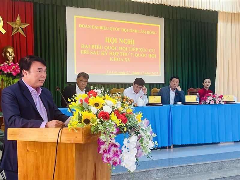 Phó Chủ tịch UBND tỉnh Phạm S tiếp thu, chỉ đạo huyện và sở ngành giải quyết tồn đọng theo phản ánh của cử tri.