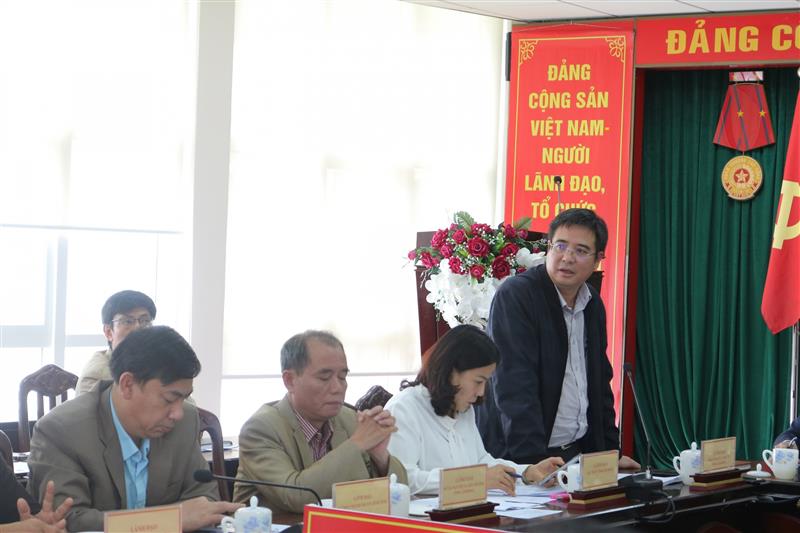 Đại diện lãnh đạo Sở Kế hoạch và Đầu tư thông tin về dự án khu vui chơi giải trí cao cấp thành khách sạn trên đường Quang Trung.