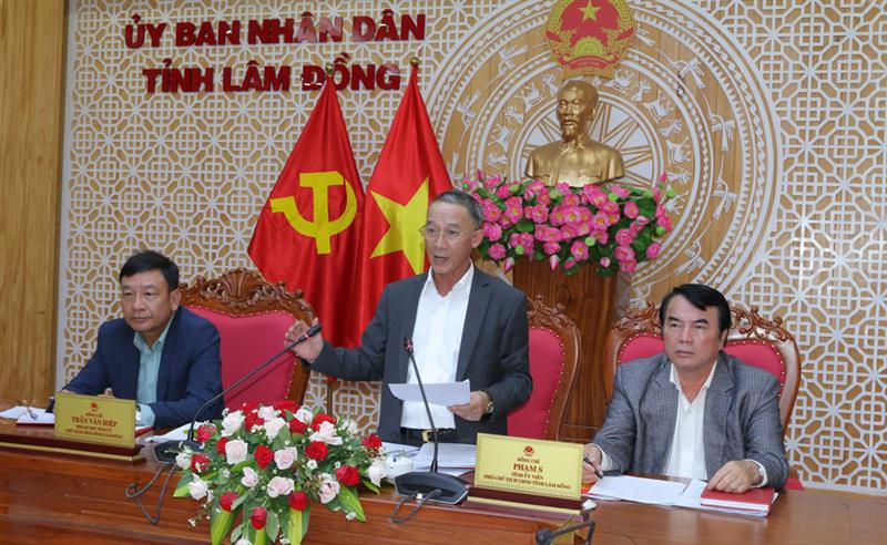 Chủ tịch UBND tỉnh Trần Văn Hiệp kết luận hội nghị.