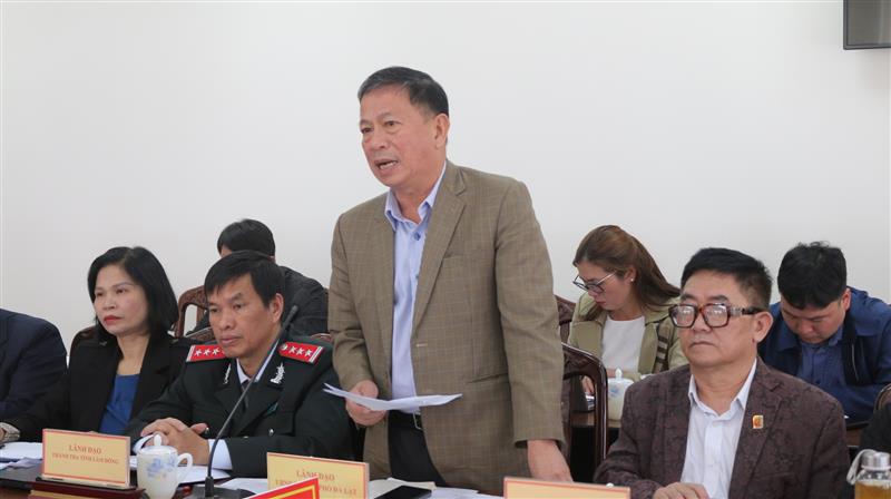 Đại diện lãnh đạo UBND TP Đà Lạt thông tin về một số vấn đề trên địa bàn .