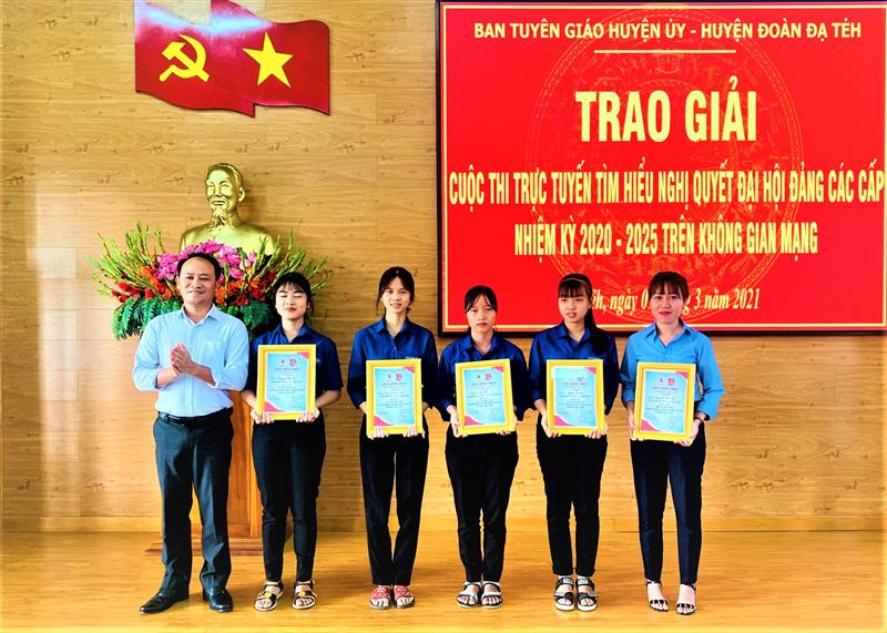 Ban Tuyên giáo Huyện ủy Đạ Tẻh tổ chức cuộc thị tìm hiểu Nghị quyết Đại hội Đảng bộ  các cấp trên mạng xã hội.