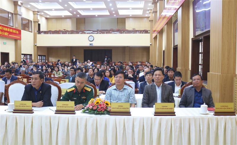 Các đại biểu tham dự hội nghị tại điểm cầu Tỉnh ủy.