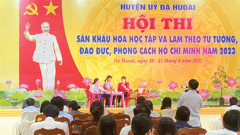 Huyện Đạ Huoai tổ chức Hội thi sân khấu hóa Học tập và làm theo tư tưởng, đạo đức, phong cách Hồ Chí Minh.