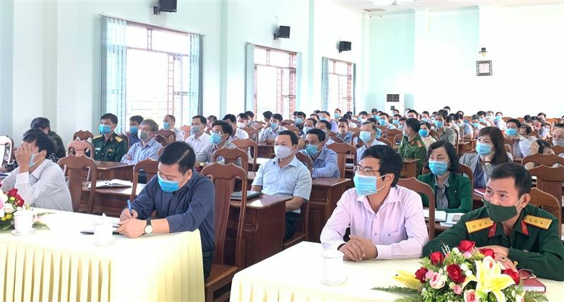 Đại biểu dự Hội nghị tại điểm cầu huyện Đạ Tẻh.
