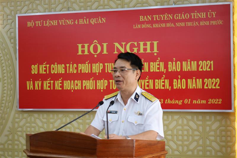Đại tá Lã Văn Hùng, UVTV Đảng ủy, Phó Chính ủy Vùng 4  Hải quân phát biểu khai mạc Hội nghị