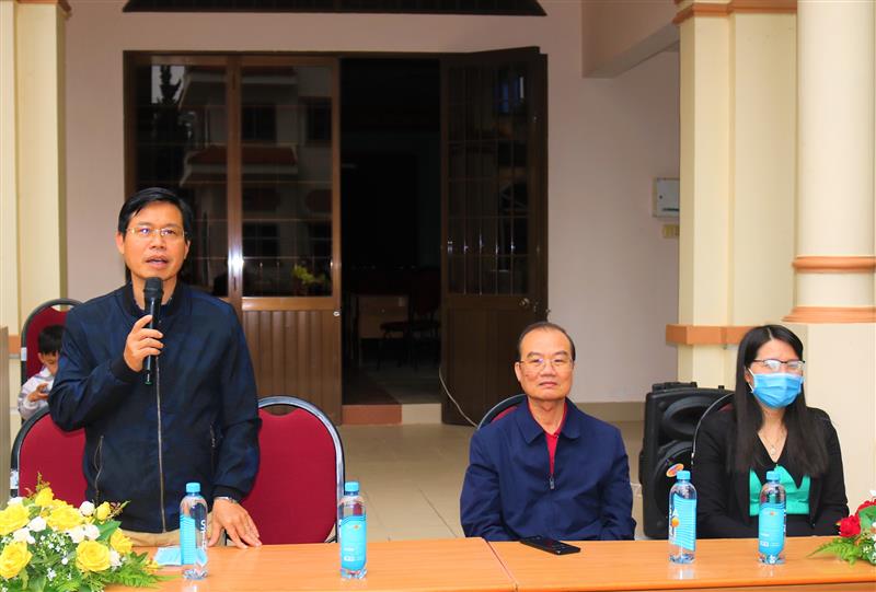Đồng chí Trần Trung Hiếu – Phó Ban Thường trực Ban Tuyên giáo Tỉnh ủy Lâm Đồng - Bí thư Chi bộ phát biểu khai mạc