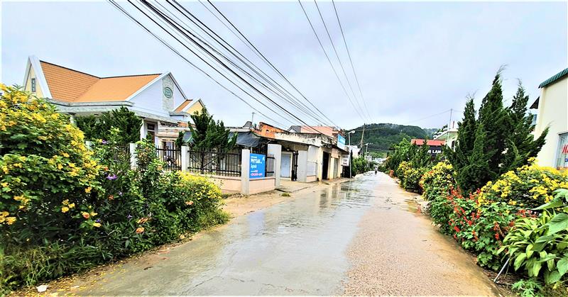 Giao thông nông thôn ở huyện Đơn Dương đều được nâng cấp. Ảnh Thanh Dương Hồng.