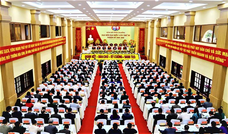 Toàn cảnh Đại hội Đảng bộ tỉnh Lâm Đồng.jpg
