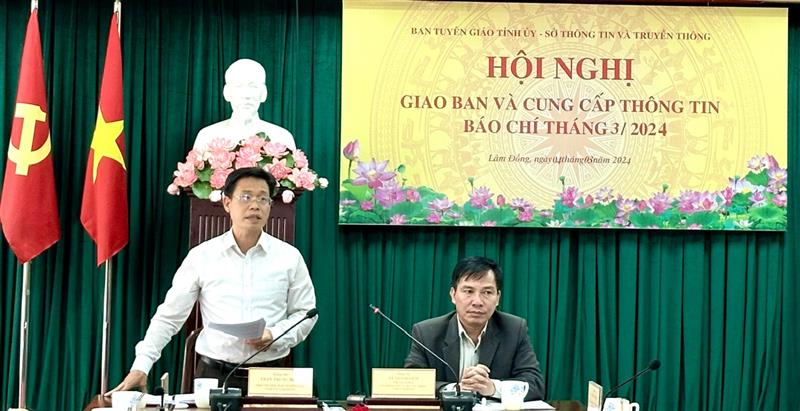 Phó Trưởng Ban Thường trực Ban Tuyên giáo Tỉnh ủy Trần Trung Hiếu định hướng thông tin tuyên truyền trong tháng 3.