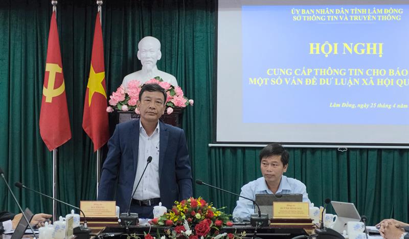 Ông Bùi Thắng- Ủy viên Ban Thường vụ Tỉnh ủy, Trưởng ban Tuyên giáo tỉnh Lâm Đồng phát biểu chỉ đạo tại hội nghị. Ảnh: Hoàng Anh.
