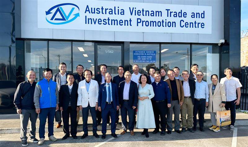 Đoàn công tác của tỉnh Lâm Đồng thăm, làm việc với Ban Chấp hành Hội Doanh nhân Việt Nam tại Australia ngày 9/12/2022. Ảnh: CTV
