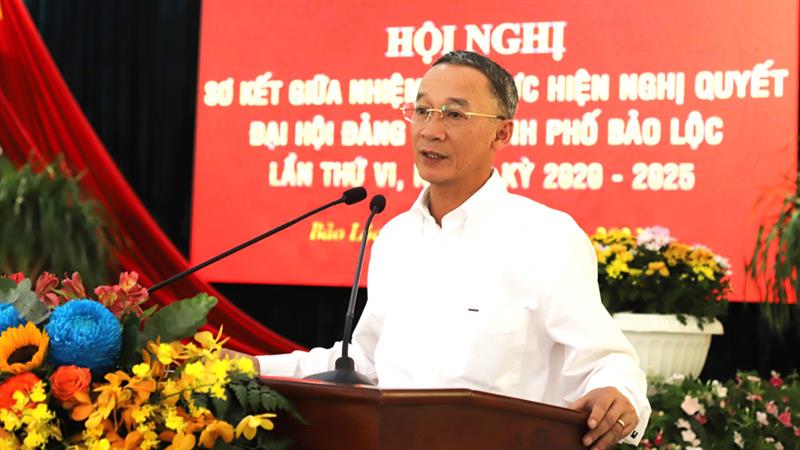 Đồng chí Trần Văn Hiệp - Phó Bí thư Tỉnh ủy, Chủ tịch UBND tỉnh Lâm Đồng phát biểu chỉ đạo tại Hội nghị.