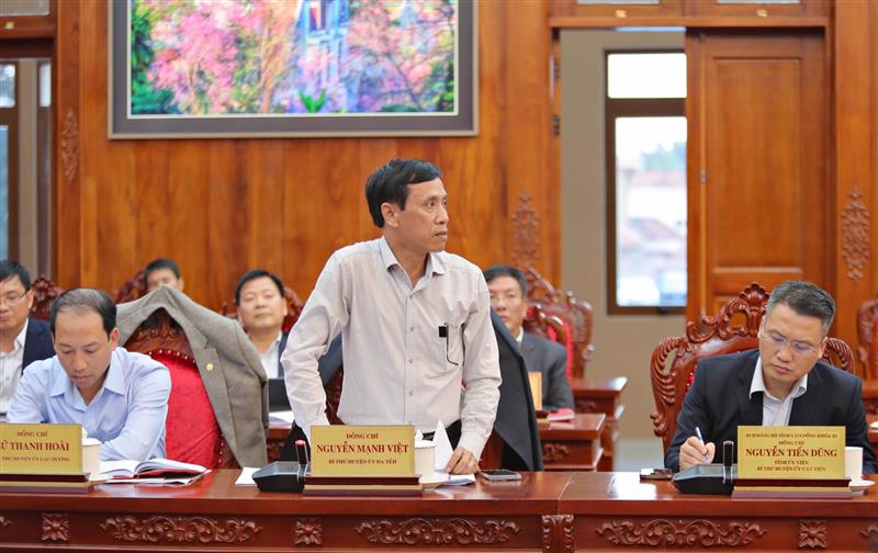 Đồng chí Nguyễn Mạnh Việt - Bí thư Huyện uỷ Đạ Tẻh phát biểu tại buổi làm việc.