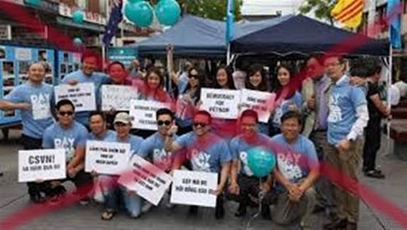 “Việt Tân” tổ chức biểu tình ở nước ngoài. Ảnh: antg.cand.com.vn