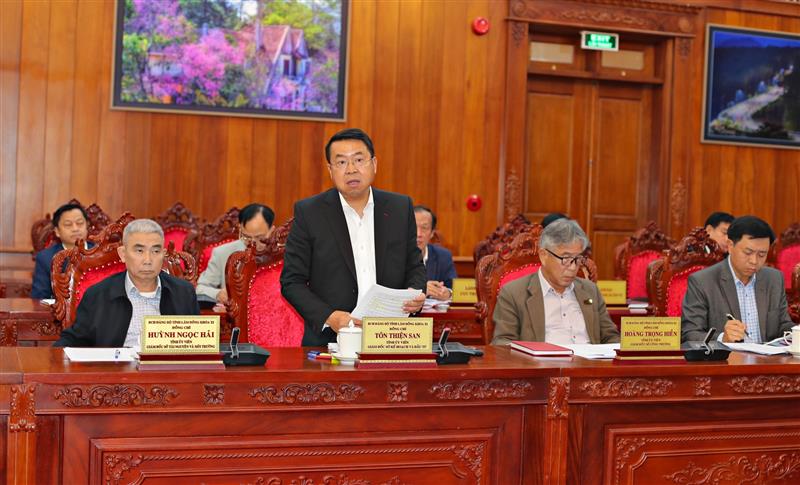 Đồng chí Tôn Thiện San - Giám đốc Sở Kế hoạch và Đầu tư tỉnh Lâm Đồng nhận định các khó khăn, vướng mắc trong công tác đầu tư của địa phương và giải pháp tham mưu trong thời gian tới.