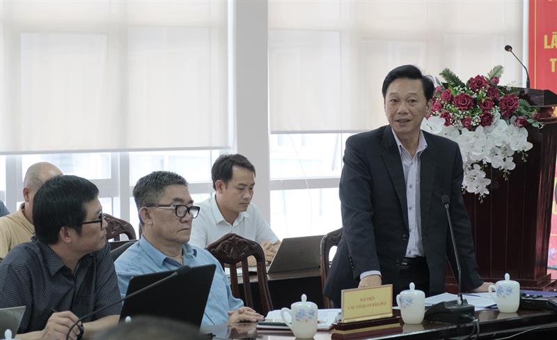 Giám đốc sở Xây dựng - Lê Quang Trung trả lời câu hỏi của báo chí. Ảnh: Hoàng Anh.