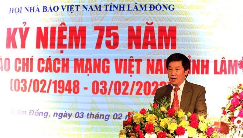 Nhà báo Lê Văn Tòa - Chủ tịch Hội Nhà báo phát biểu ôn lại truyền thống.