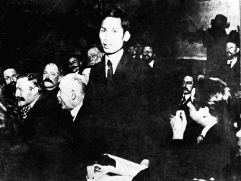 Nguyễn Ái Quốc phát biểu tại Đại hội Tours của Đảng Xã hội Pháp, tháng 12-1920.Ảnh tư liệu/congan.com.vn