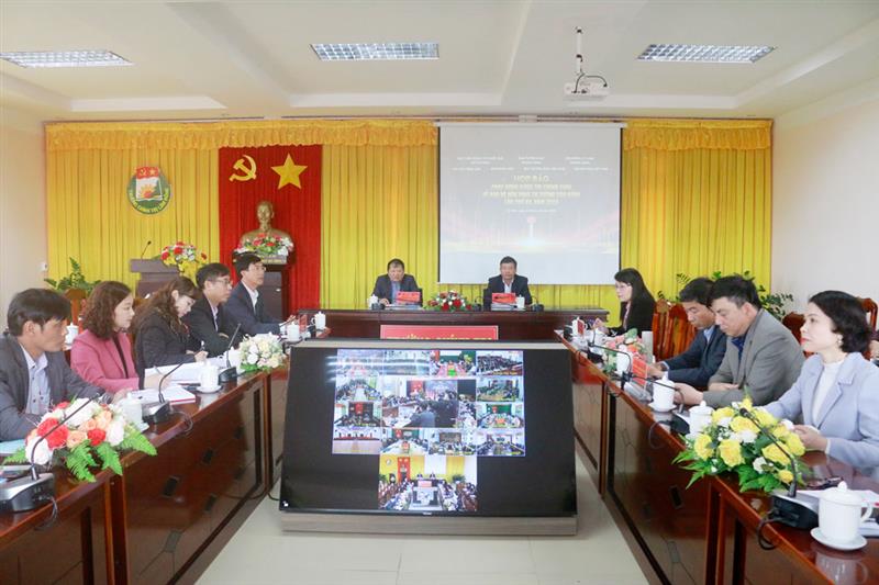 Các đại biểu tham dự họp báo tại điểm cầu Trường Chính trị tỉnh Lâm Đồng.