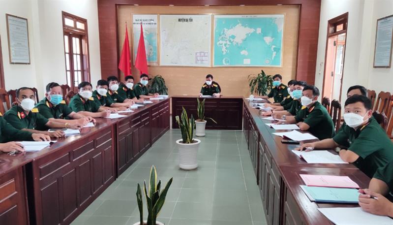 Lực lượng vũ trang huyện Đạ Tẻh tham dự lớp học tập, quán triệt chuyên đề 2022 bằng hình thức trực tuyến.