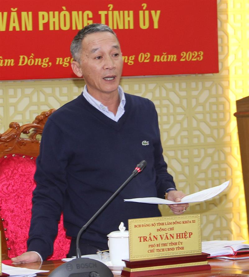 Đồng chí Trần Văn Hiệp - Phó Bí thư Tỉnh ủy, Chủ tịch UBND tỉnh phát biểu tại buổi làm việc.
