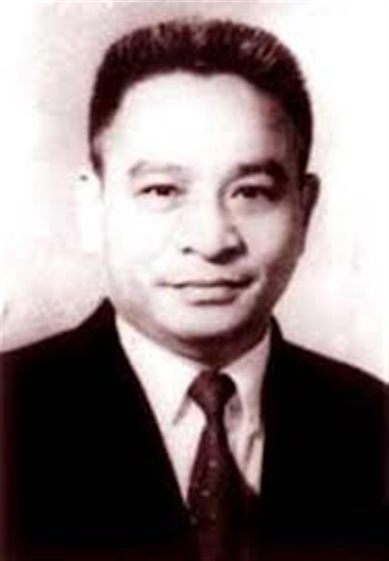 Đồng chí Trần Quốc Hoàn, tên thật là Nguyễn Trọng Cảnh, sinh ngày 23/01/1916