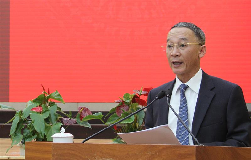 Trần Văn Hiệp - Phó Bí thư Tỉnh ủy, Chủ tịch UBND tỉnh thông qua dự thảo chương trình hành động thực Nghị quyết số 29-NQ/TW.