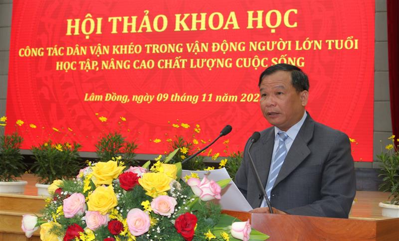 Đồng chí Lê Minh Quang - Phó Trưởng ban Thường trực Ban Dân vận Tỉnh ủy phát biểu đề dẫn hội thảo.