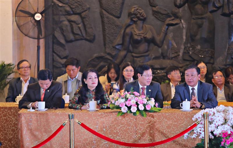 Lãnh đạo Ban Tuyên giáo Tỉnh uỷ, Ủy ban MTTQ Việt Nam tỉnh dự chương trình.