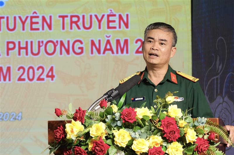 Đại tá Nguyễn Văn Sơn - Phó Chính uỷ Bộ CHQS tỉnh phát biểu tại Hội nghị.