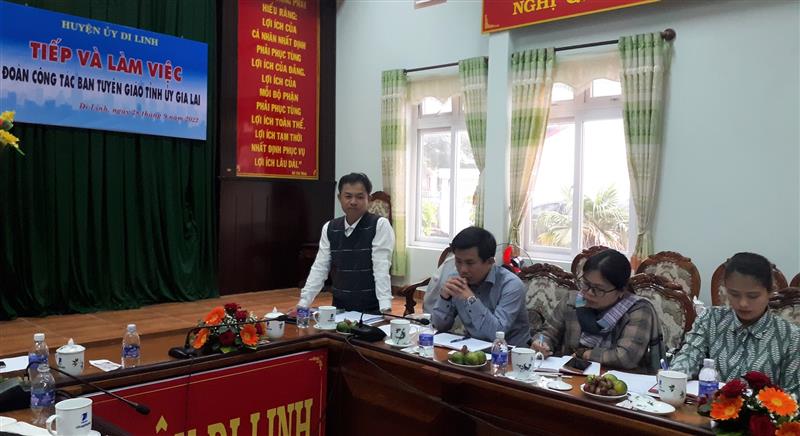 Đồng chí Võ Hoàng Bình - Phó Trưởng Ban Tuyên giáo Tỉnh ủy Gia Lai phát biểu
