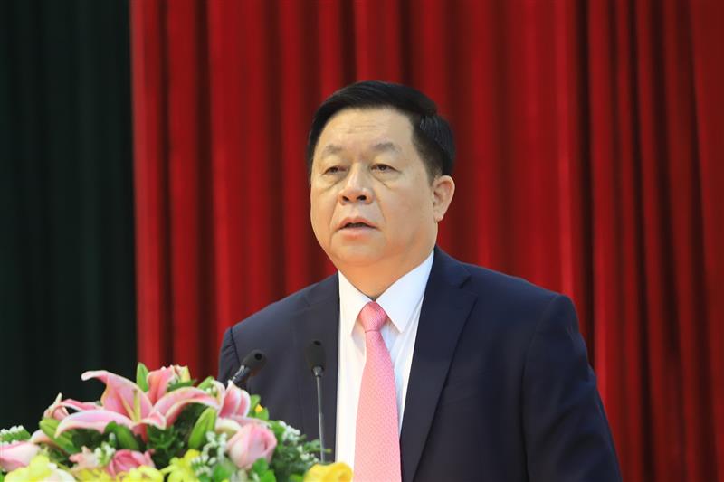 Đồng chí Nguyễn Trọng Nghĩa phát biểu tại Hội nghị.