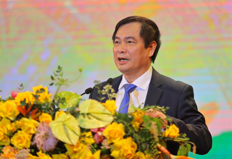 Đồng chí Phan Xuân Thủy, Phó trưởng Ban Tuyên giáo Trung ương phát biểu ý kiến kết thúc chương trình bế mạc.
