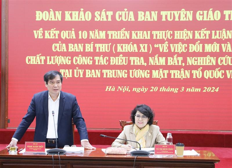 Đồng chí Phan Xuân Thủy kết luận buổi làm việc.