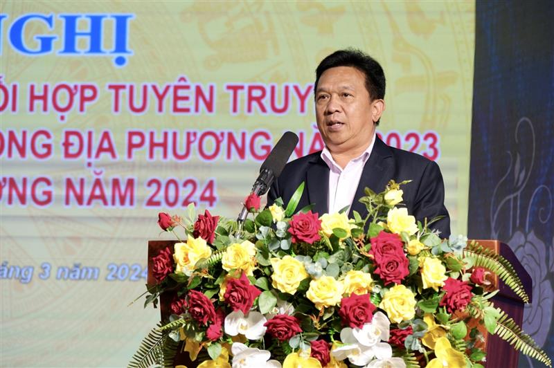 Đồng chí Nguyễn Tấn Lộc - Giám đốc Đài Phát thanh Truyền hình tỉnh phát biểu tại Hội nghị.