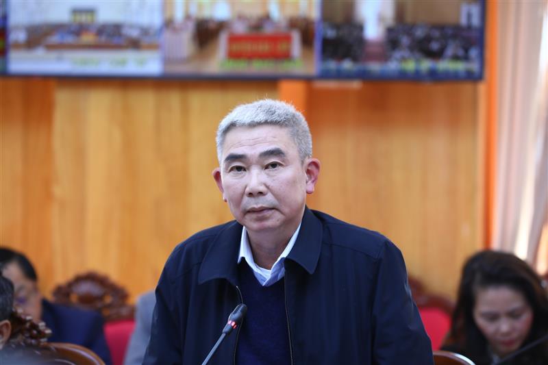 Giám đốc Sở Tài nguyên và Môi trường Huỳnh Ngọc Hải trình bày ý kiến tại hội nghị.