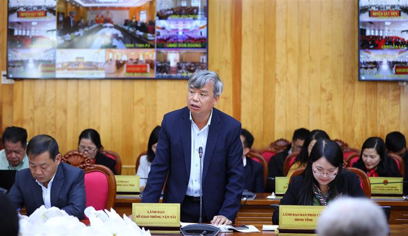   Giám đốc Sở Giao thông vận tải Nguyễn Văn Gia báo cáo kết quả công tác của ngành.