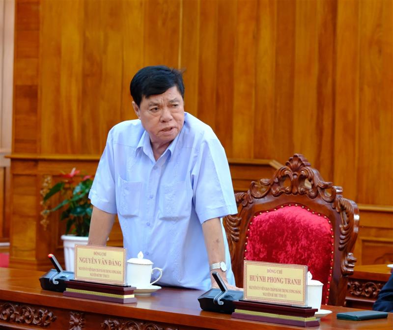 Đồng chí Nguyễn Văn Đẳng - Nguyên Ủy viên Ban Chấp hành Trung ương Đảng, nguyên Bí thư Tỉnh ủy phát biểu tại buổi gặp mặt.