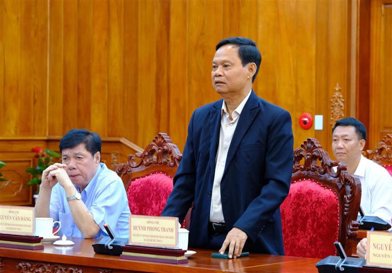 Đồng chí Huỳnh Phong Tranh - Nguyên Ủy viên Ban Chấp hành Trung ương Đảng, nguyên Bí thư Tỉnh ủy phát biểu tại buổi gặp mặt.