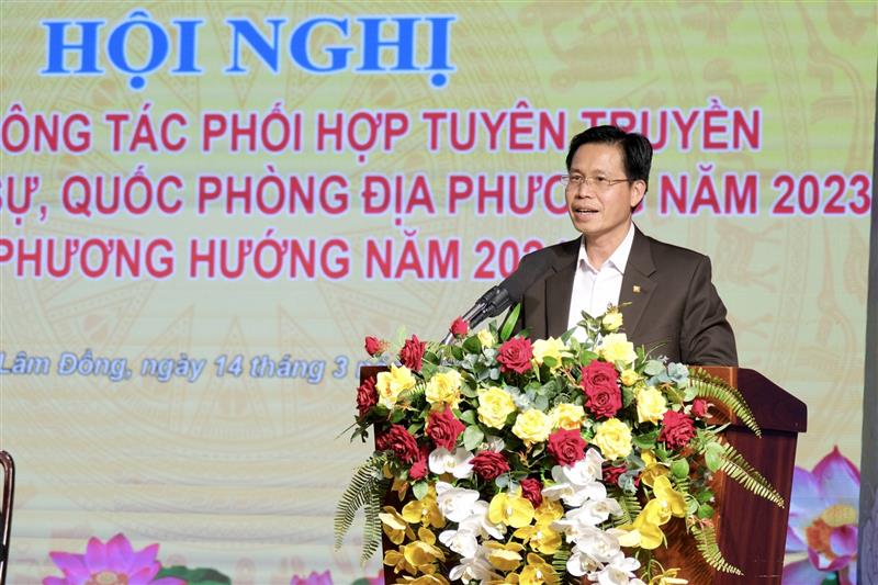 Đồng chí Trần Trung Hiếu - Phó trưởng Ban Thường trực Ban Tuyên giáo Tỉnh uỷ phát biểu chỉ đạo tại Hội nghị.